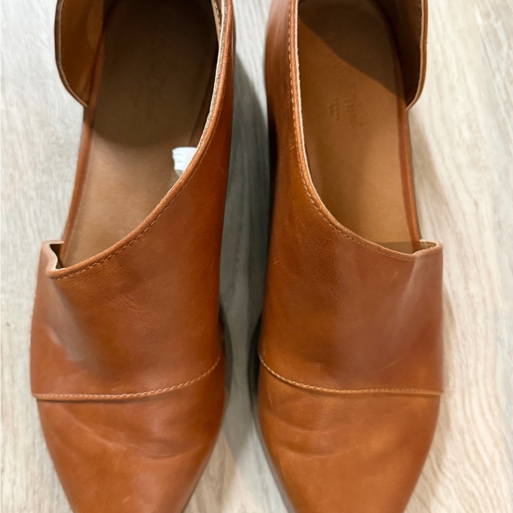 Women's Pointed Toe Slip-On Flats in Cognac Brown